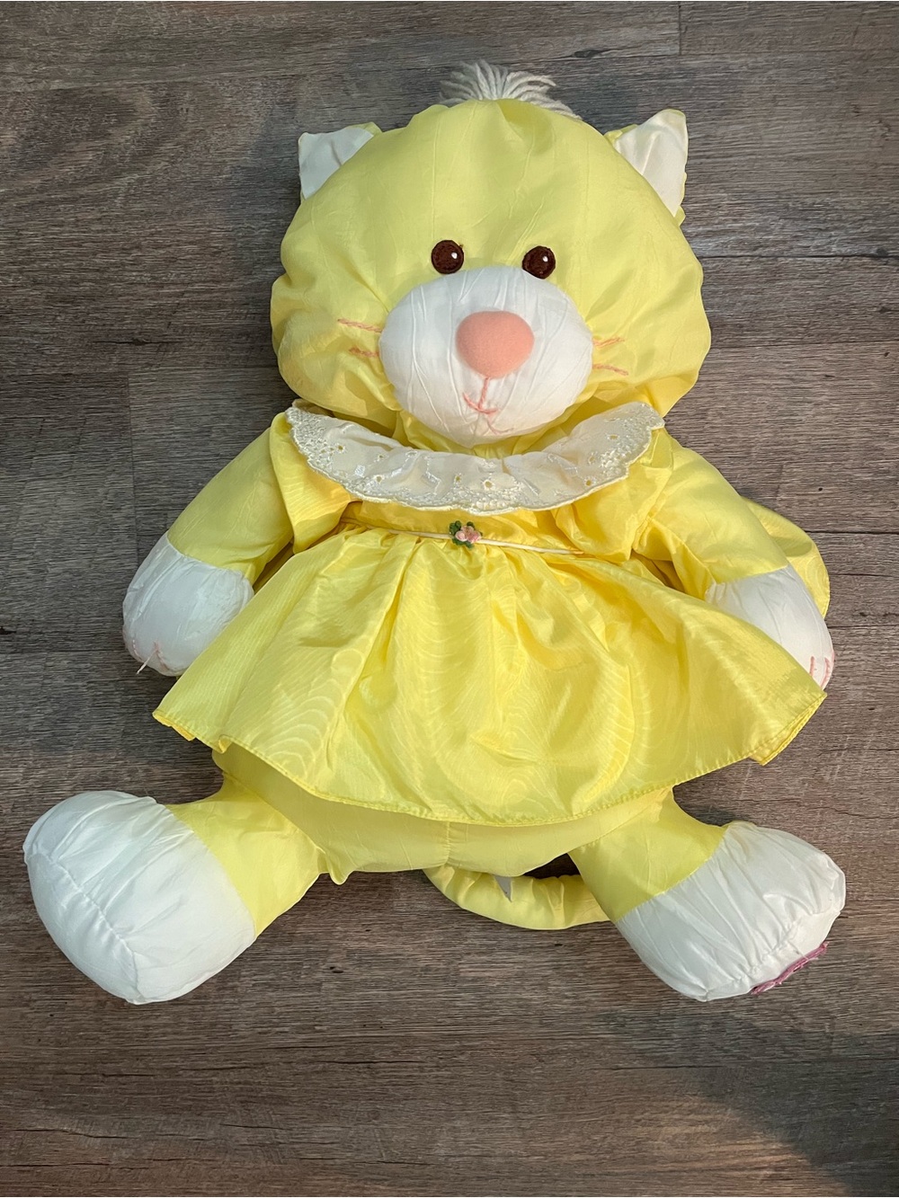 Vintage Fisher Price Puffalump 8002 Yellow Kitty Cat 1986 w Dress Nylon Plush